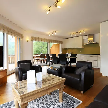 Hollywood 3 Appartement-fewo- Bad- Wc- 3 Schlafraeume 6-bettwohnung By Interhome