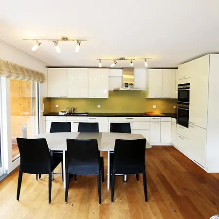 Hollywood 3 Appartement-fewo- Bad- Wc- 3 Schlafraeume 6-bettwohnung By Interhome Apartment