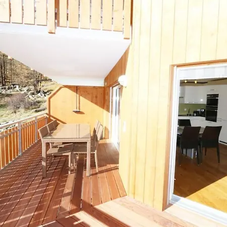 Apartment Hollywood 3 Appartement-fewo- Bad- Wc- 3 Schlafraeume 6-bettwohnung By Interhome